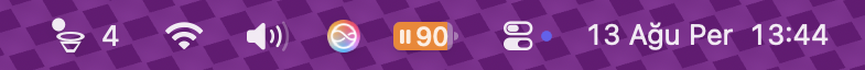 A slice of the real macOS menu bar: the Hoop Hoop icon carrying a score of 4, sitting among the other menu-bar items alongside the battery and the clock.